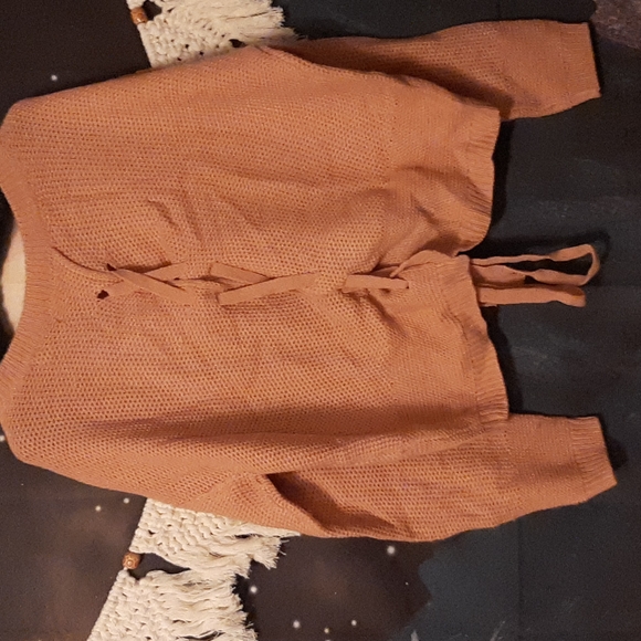 EUC light pink small thick knitted sweater open back lace up longsleeve textured - Picture 4 of 5